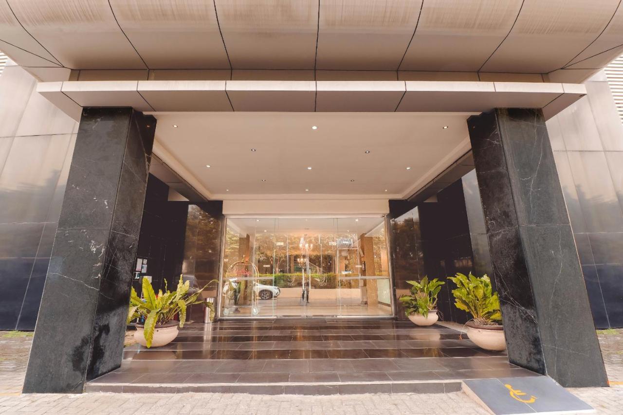Saka Hotel Medan Sunggal Exterior photo