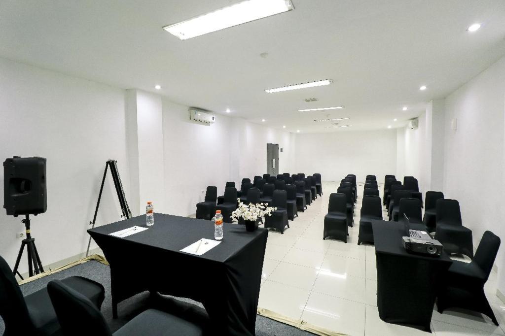 Saka Hotel Medan Sunggal Exterior photo