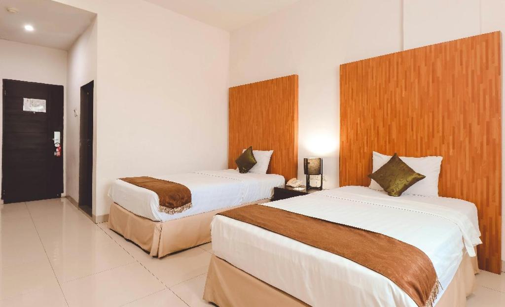 Saka Hotel Medan Sunggal Exterior photo